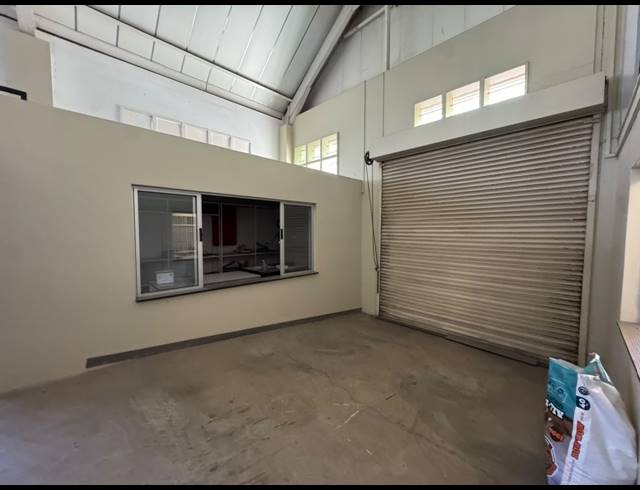 1,000M² WAREHOUSE FOR SALE IN RAND LEASE
